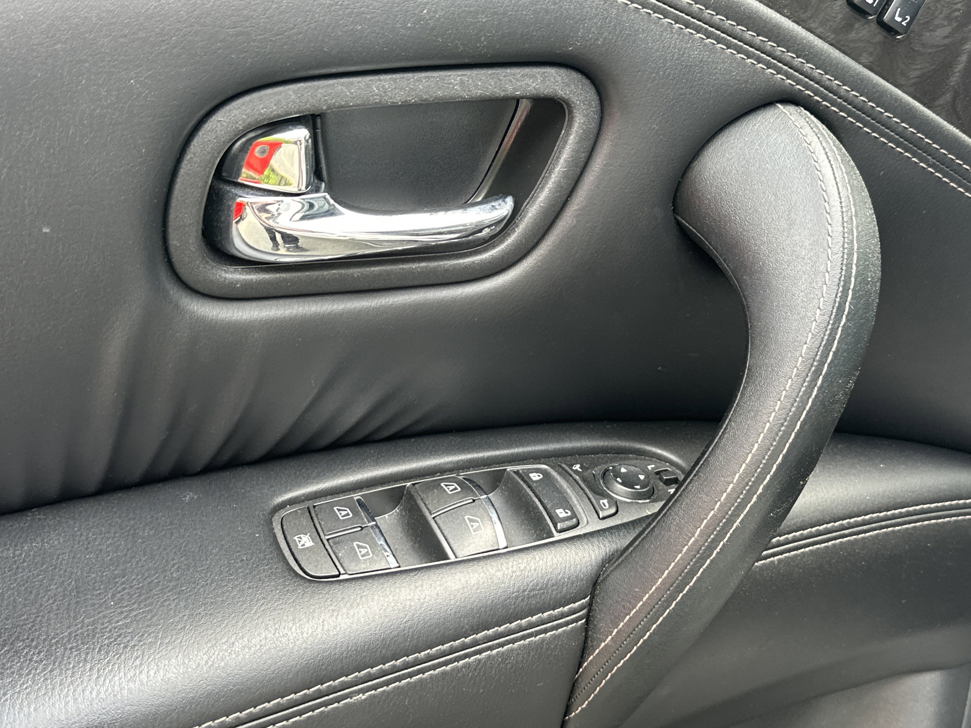 Used 2022 Nissan Armada Platinum w/ Captain's Chairs Package image 10