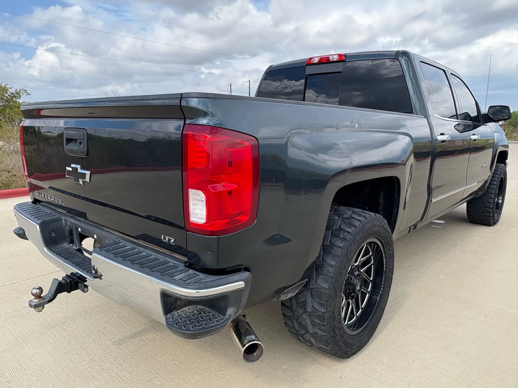 Used 2018 Chevrolet Silverado 1500 LTZ image 6