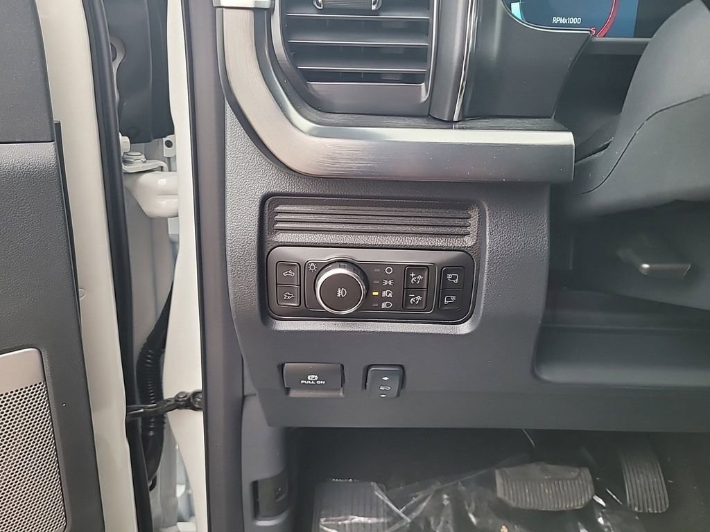 New 2025 Ford F250 Lariat w/ Lariat Ultimate Package image 17