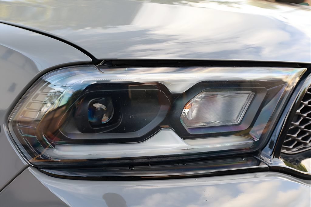 Used 2022 Dodge Durango SXT w/ Blacktop Package AWD/4WD image 15