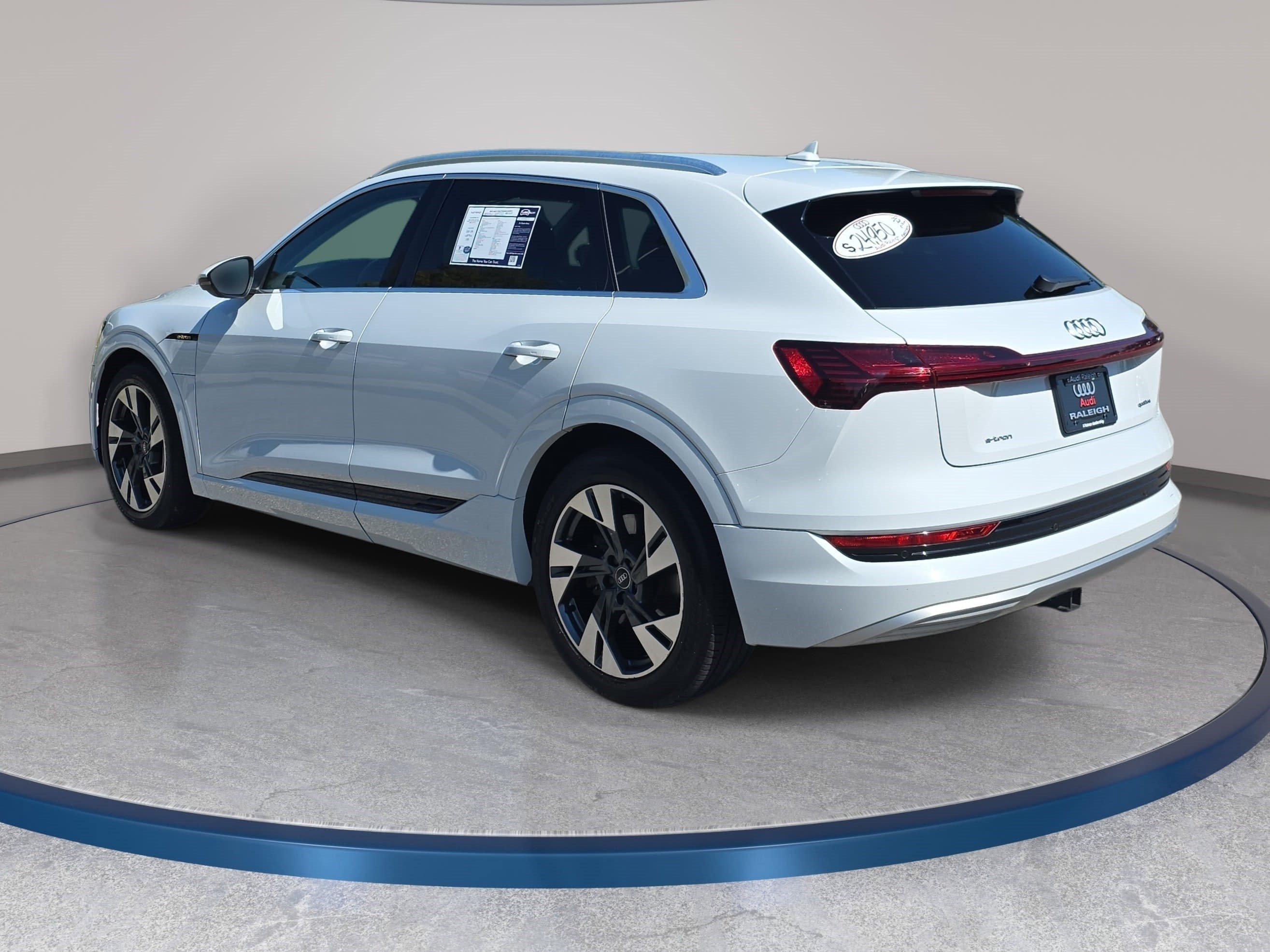 Used 2021 Audi e-tron Premium w/ Towing Package AWD/4WD image 8