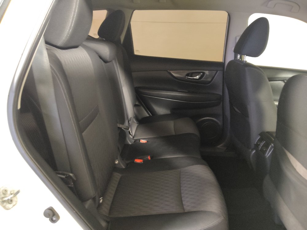 Used 2018 Nissan Rogue S AWD/4WD image 19