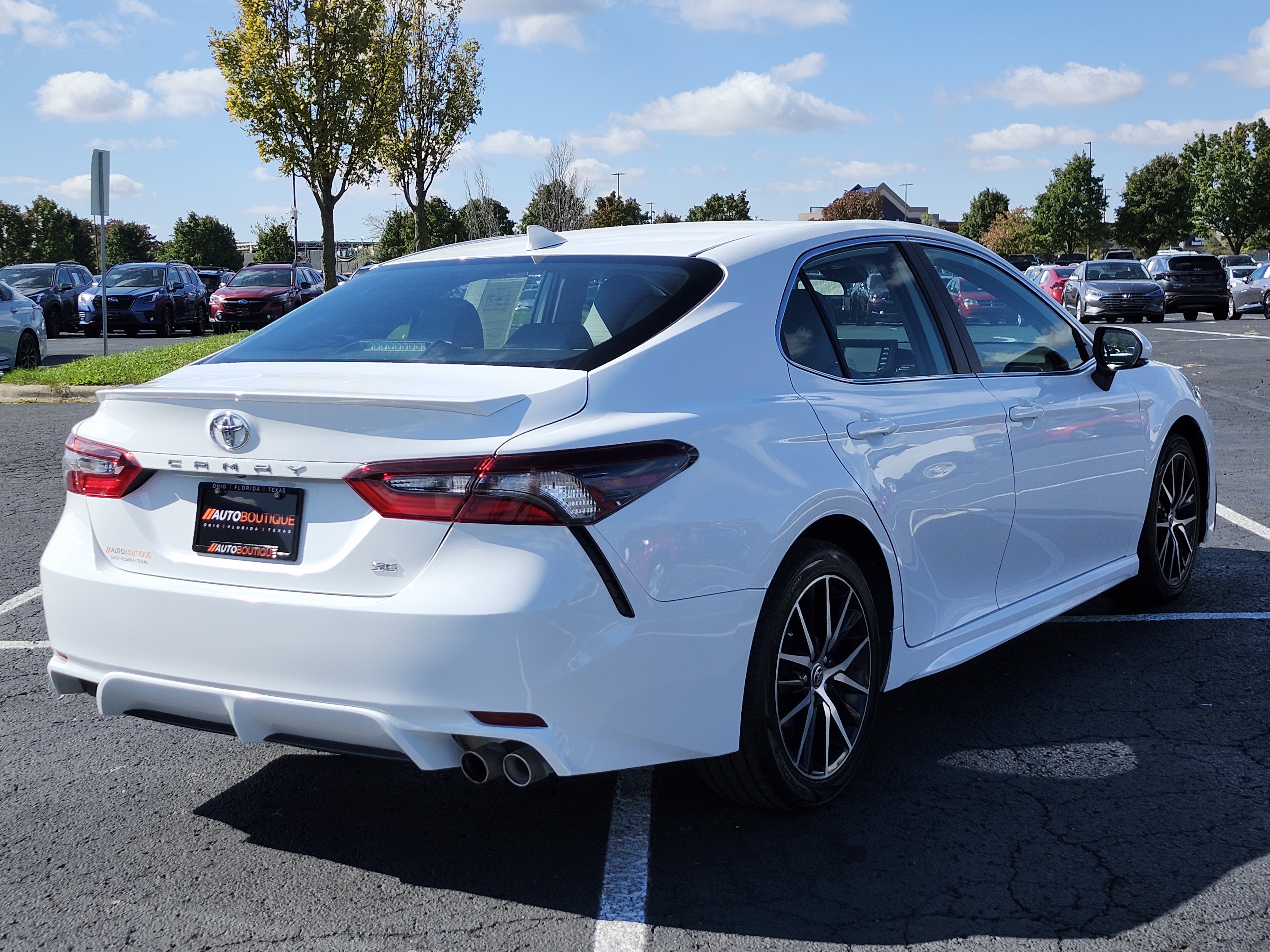 Used 2023 Toyota Camry SE image 11