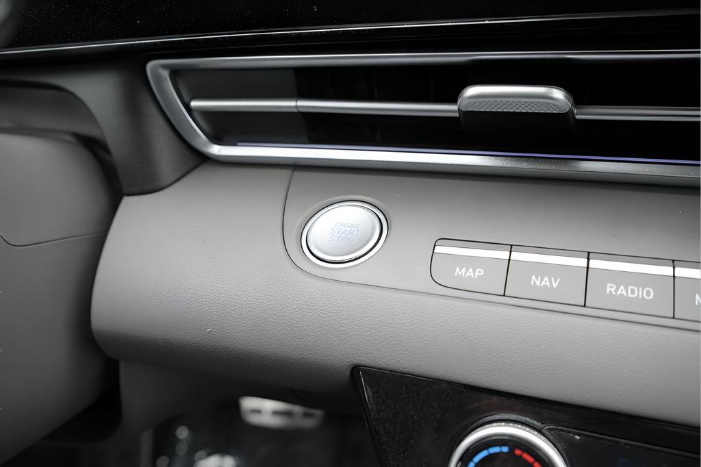 Certified 2025 Hyundai Elantra SEL FWD image 28