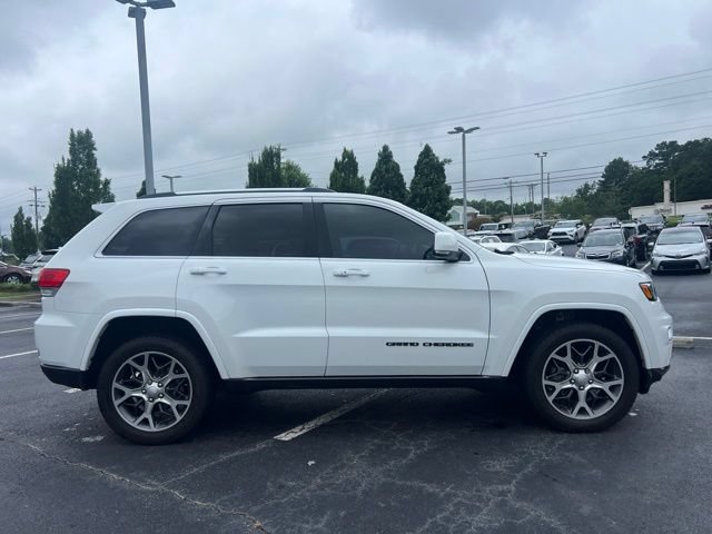 Used 2018 Jeep Grand Cherokee Limited AWD/4WD image 5