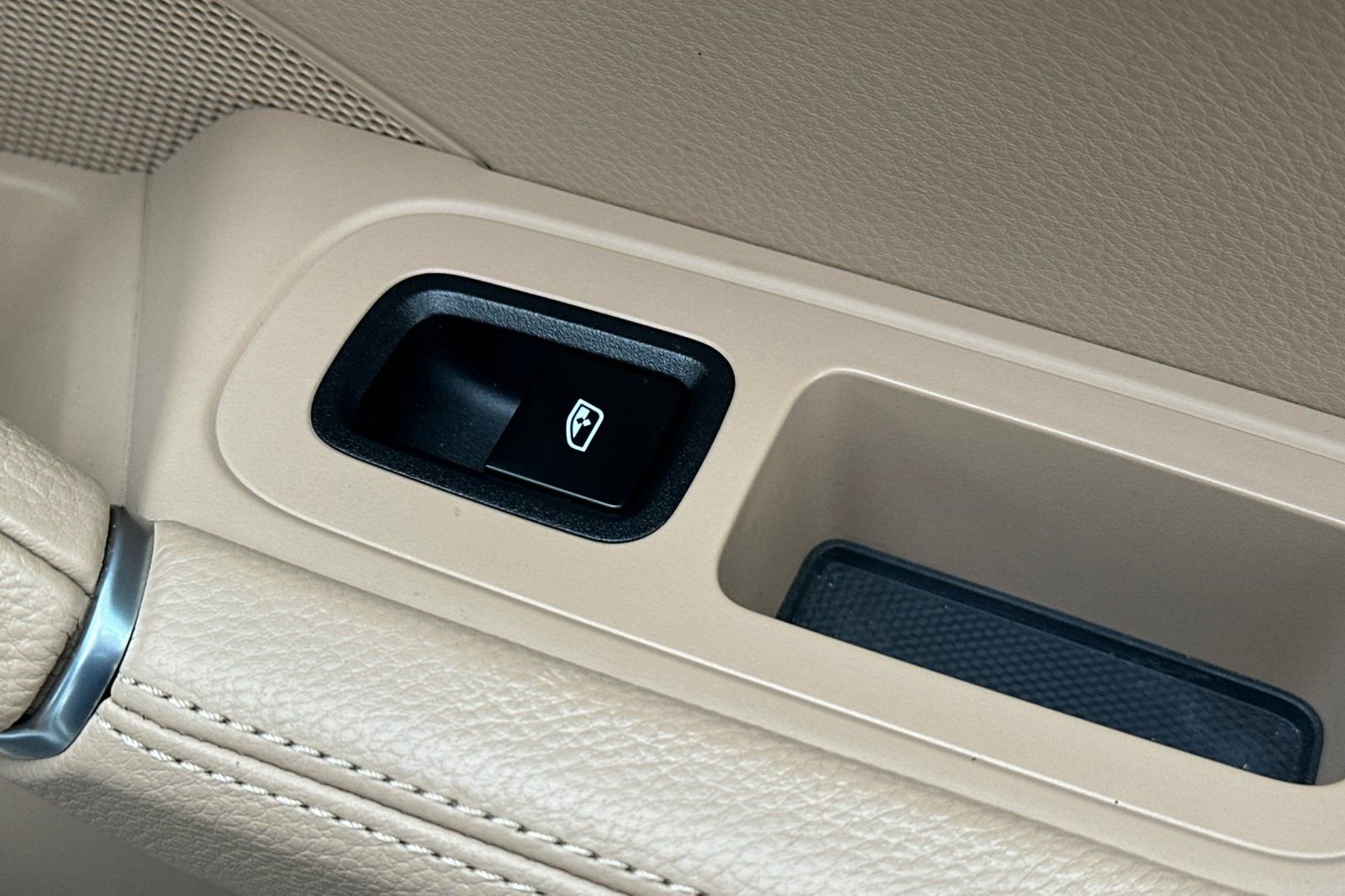 Used 2023 Porsche Cayenne image 23