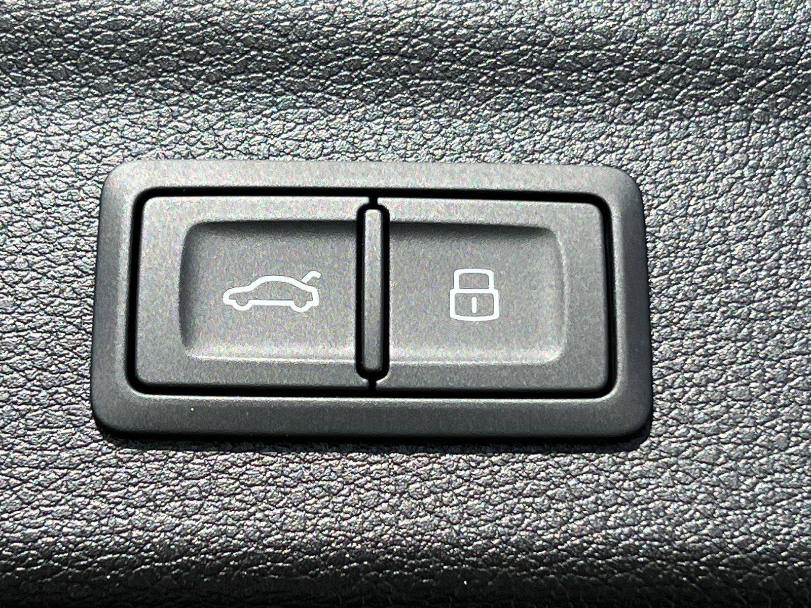 Used 2024 Audi Q3 2.0T Premium Plus w/ Premium Plus Package image 19