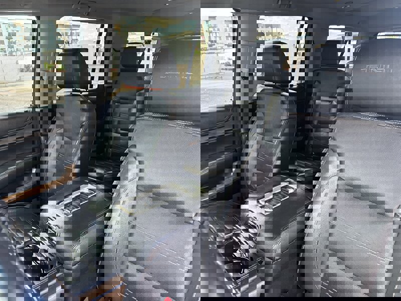 Used 2019 GMC Yukon XL Denali image 23