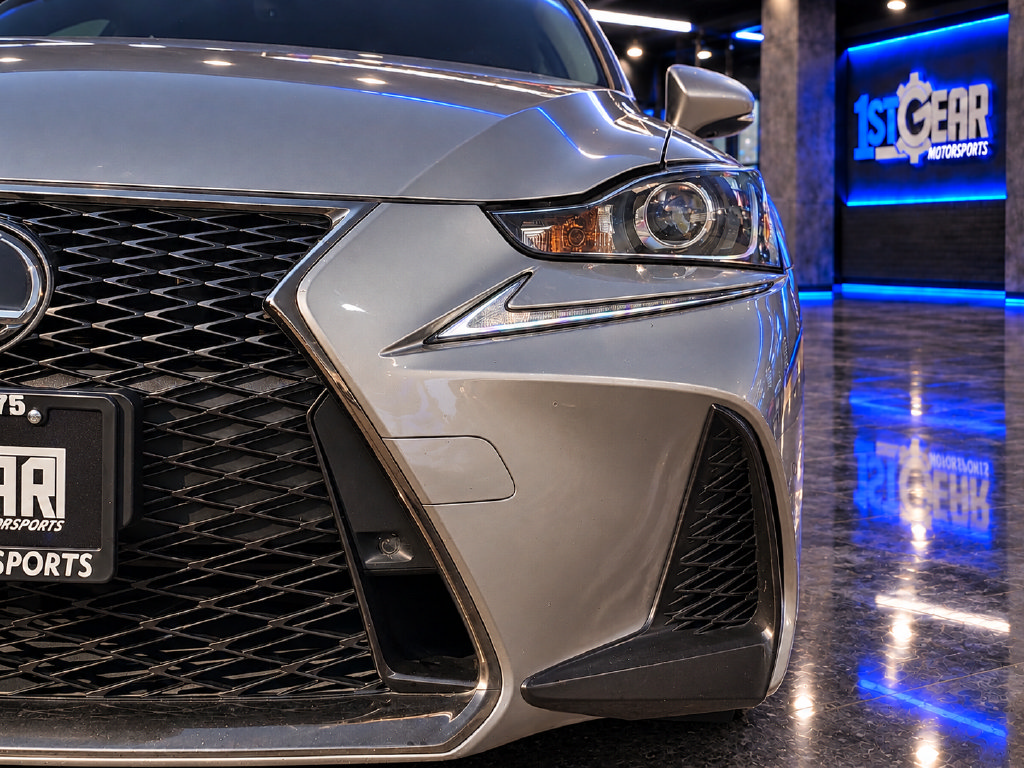 Used 2018 Lexus IS 300 AWD image 12