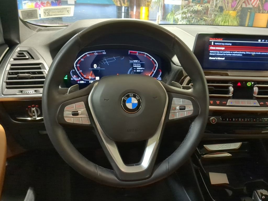 Used 2023 BMW X3 xDrive30i AWD/4WD image 2