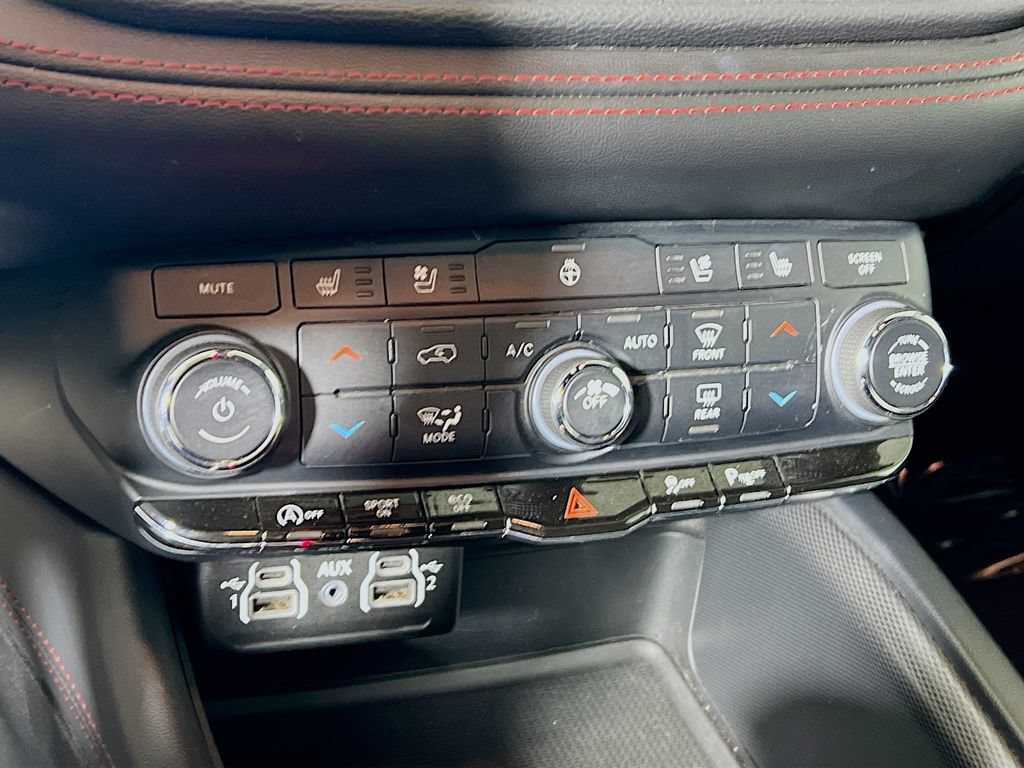 Used 2024 Dodge Durango GT AWD/4WD image 14