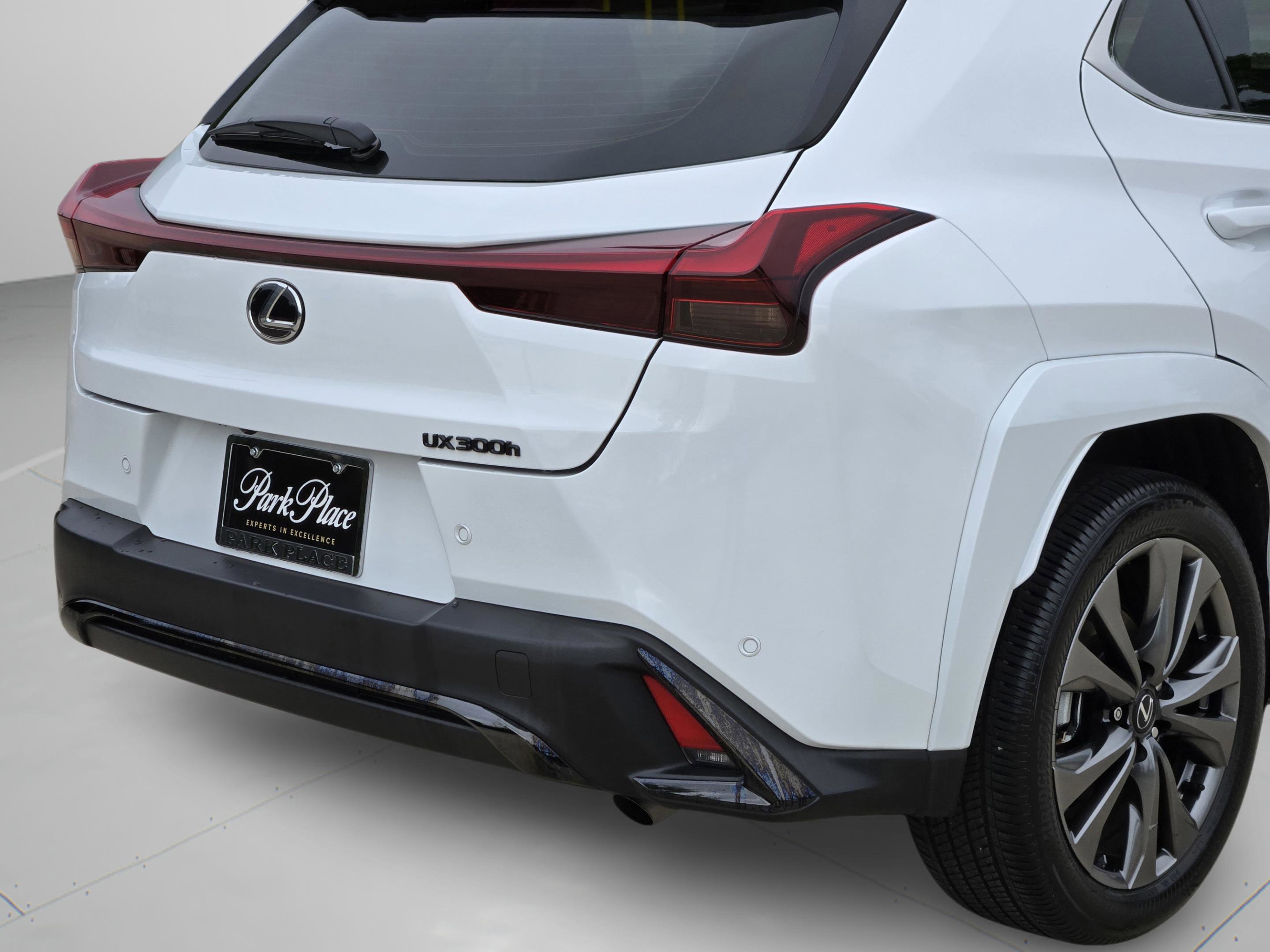 Used 2025 Lexus UX 300h FWD w/ Accessory Package (Z1) image 34