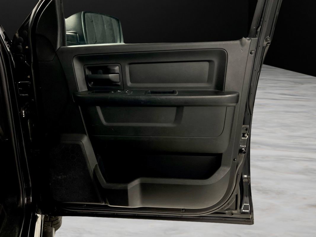 Used 2014 RAM 1500 Express w/ Black Ram 1500 Express Group image 32