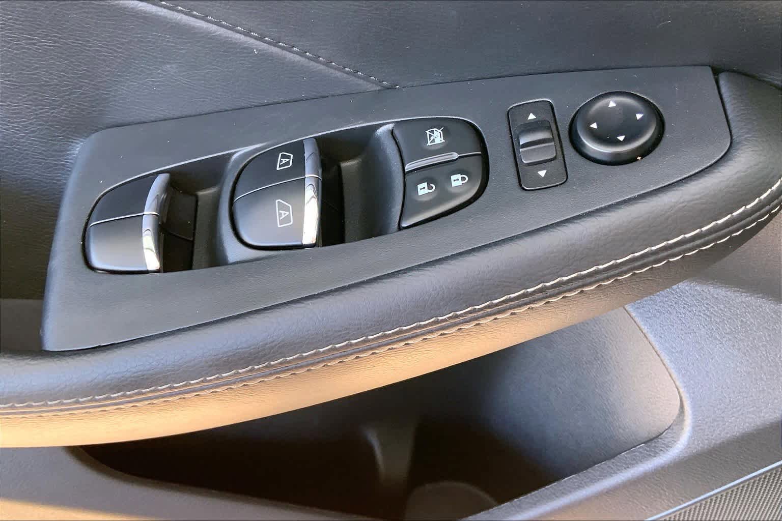 Used 2022 Nissan Maxima SV w/ Floor Mat Group FWD image 32