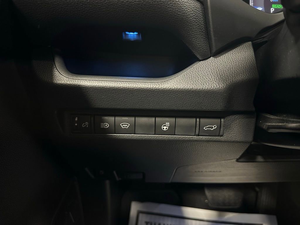 Used 2025 Toyota RAV4 XSE w/ Weather Package image 17
