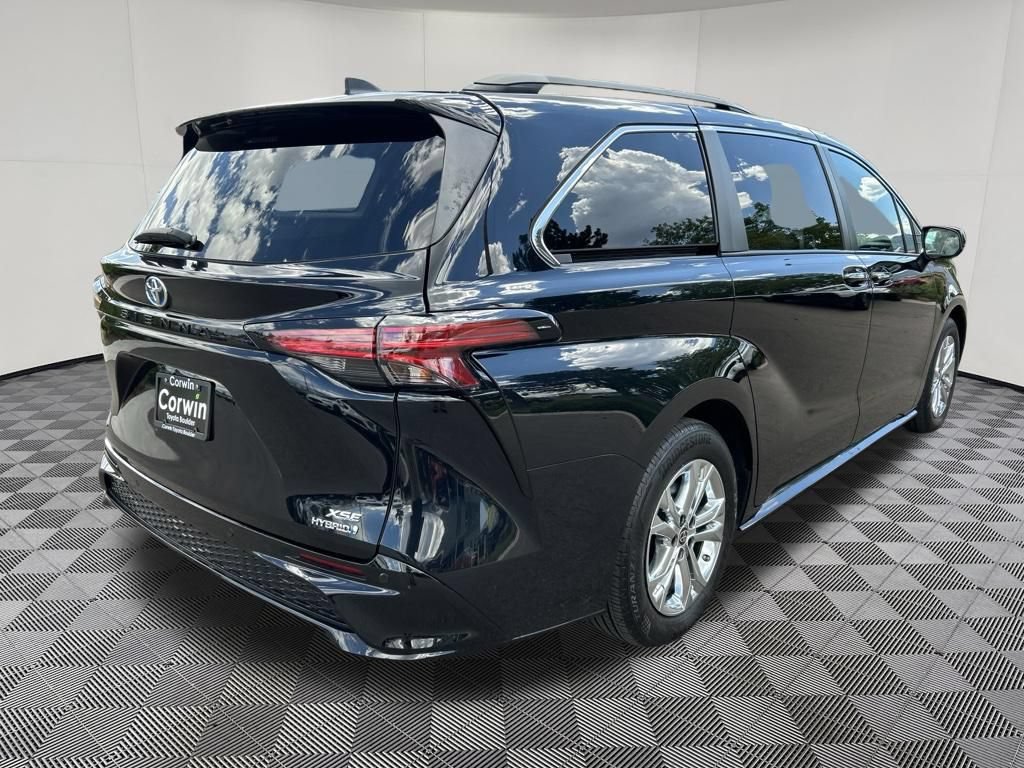 Used 2023 Toyota Sienna XSE w/ XSE Plus Package AWD/4WD image 8