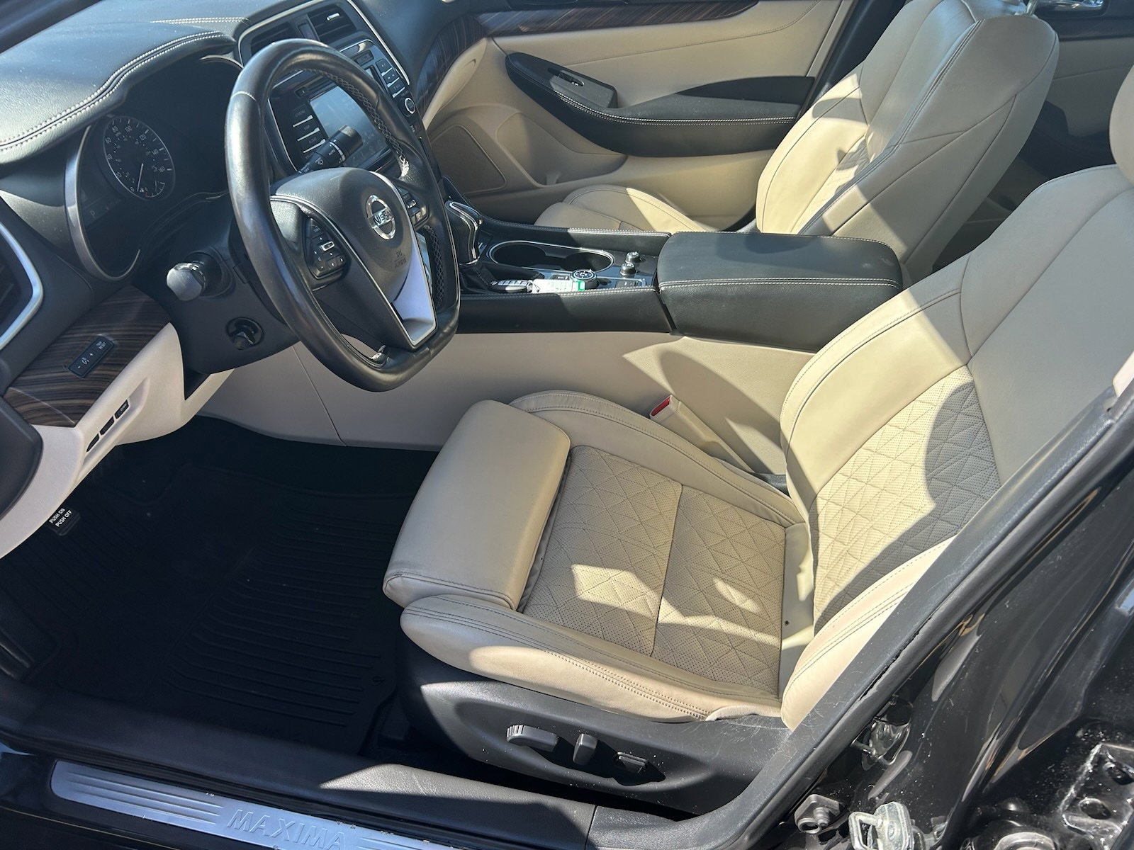 Used 2017 Nissan Maxima Platinum FWD image 8
