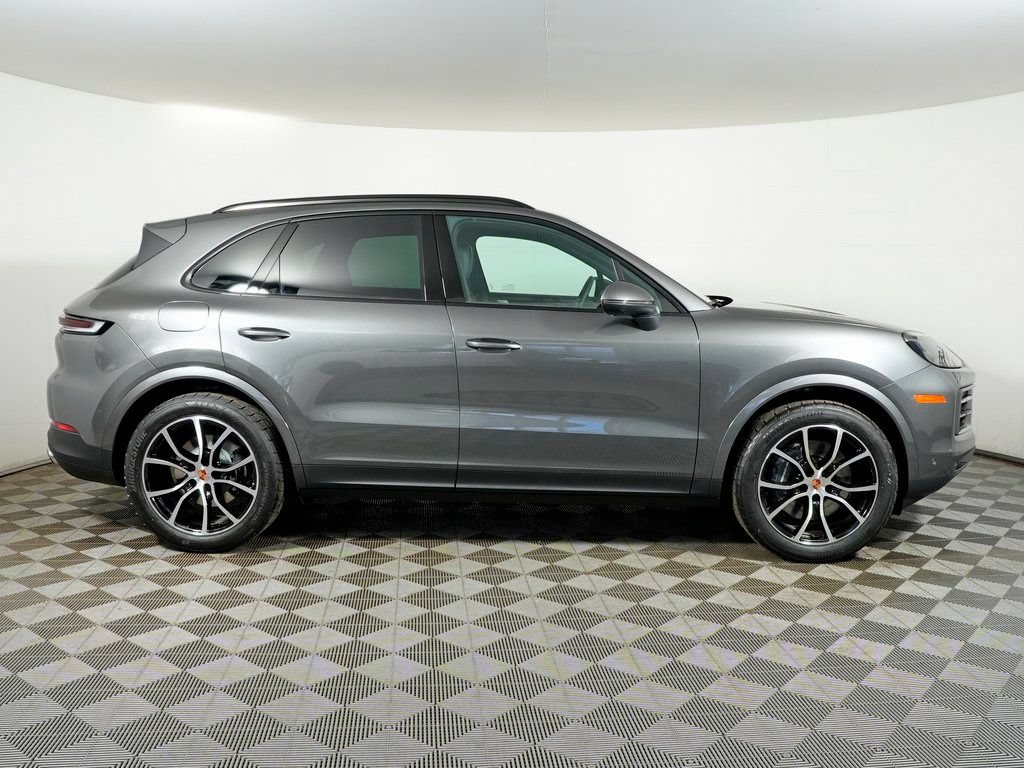 Certified 2026 Porsche Cayenne AWD/4WD image 8