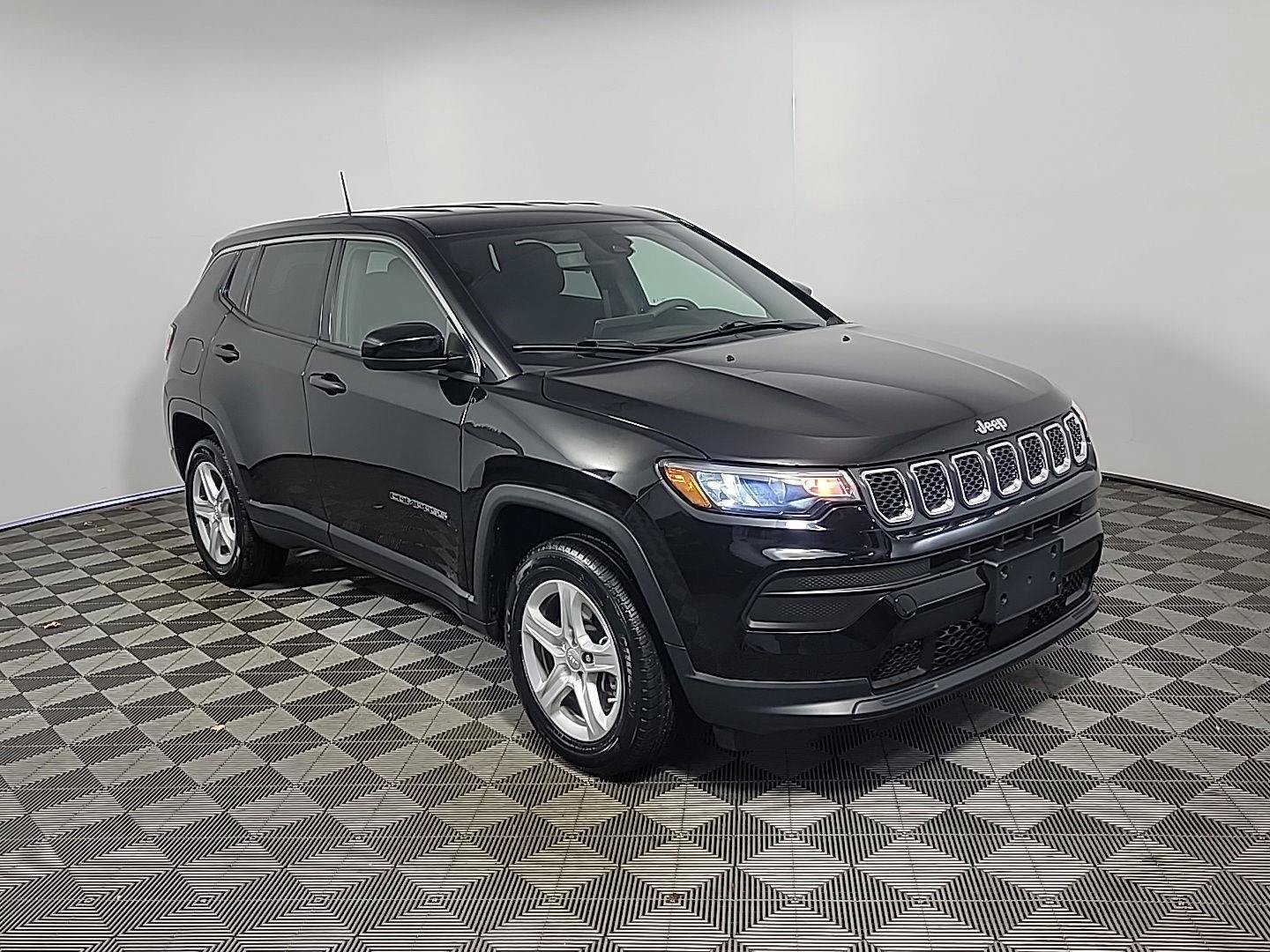 Used 2023 Jeep Compass Sport