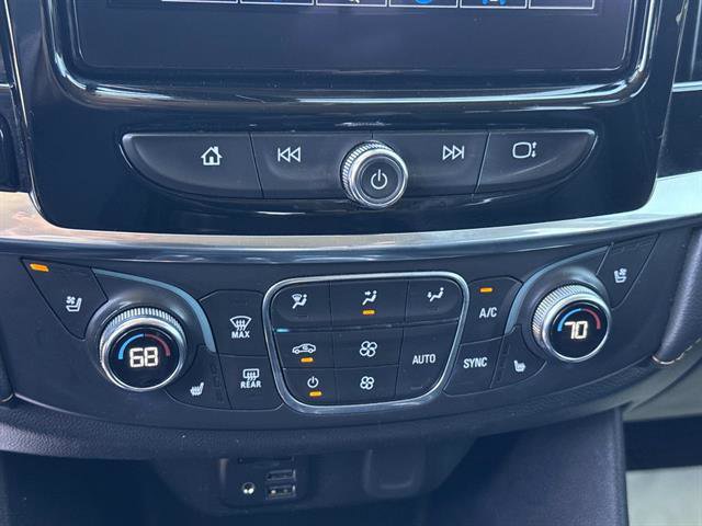Used 2021 Chevrolet Traverse Premier FWD image 21