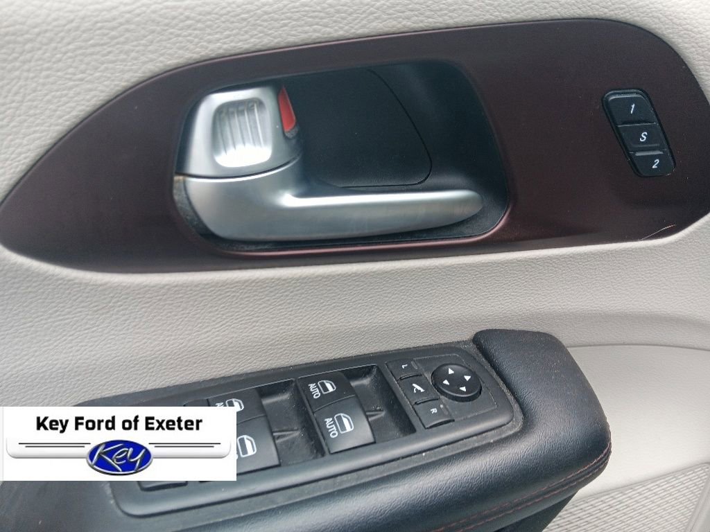 Used 2018 Chrysler Pacifica Limited w/ Advanced Safetytec Group FWD image 28
