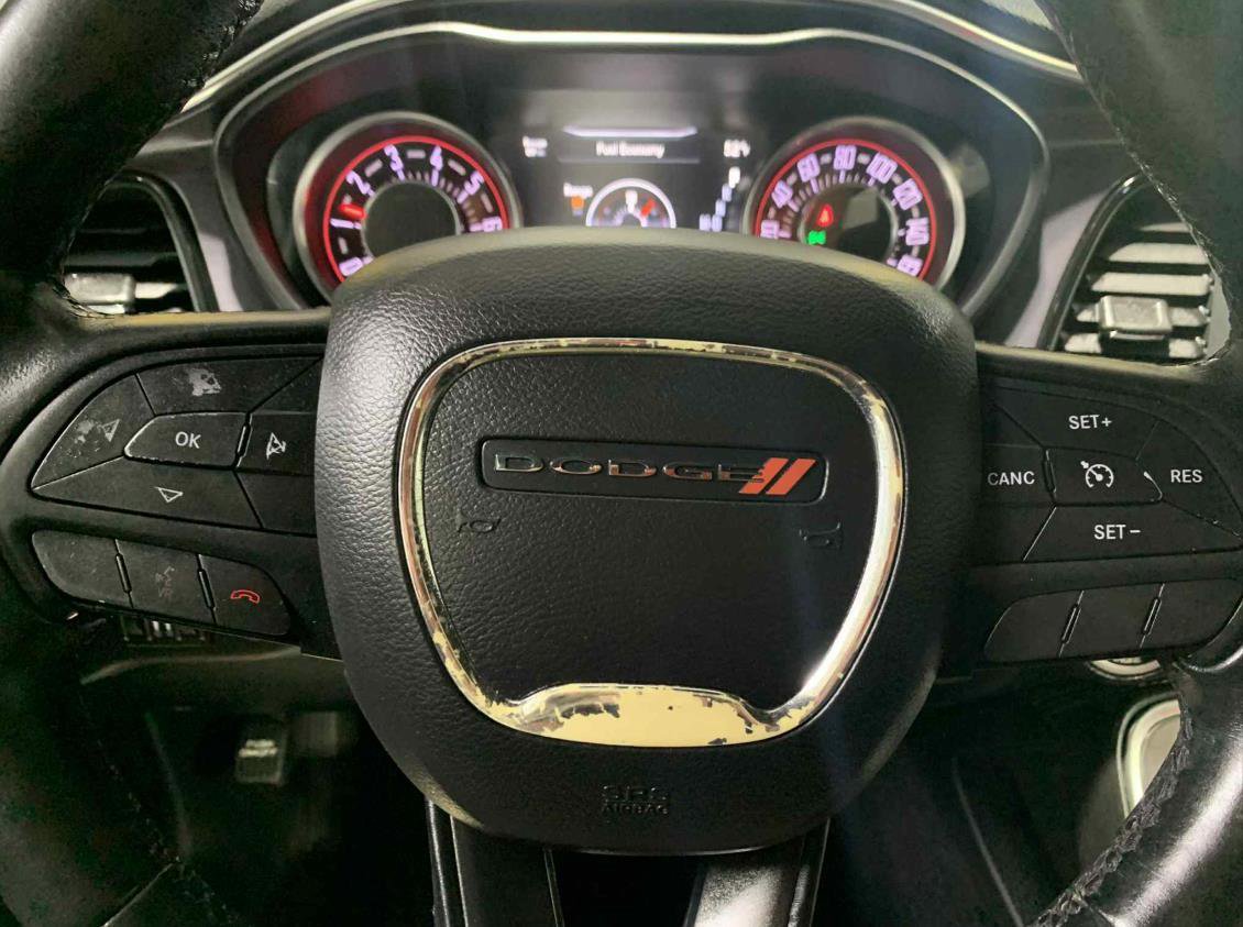 Used 2016 Dodge Challenger SXT image 15