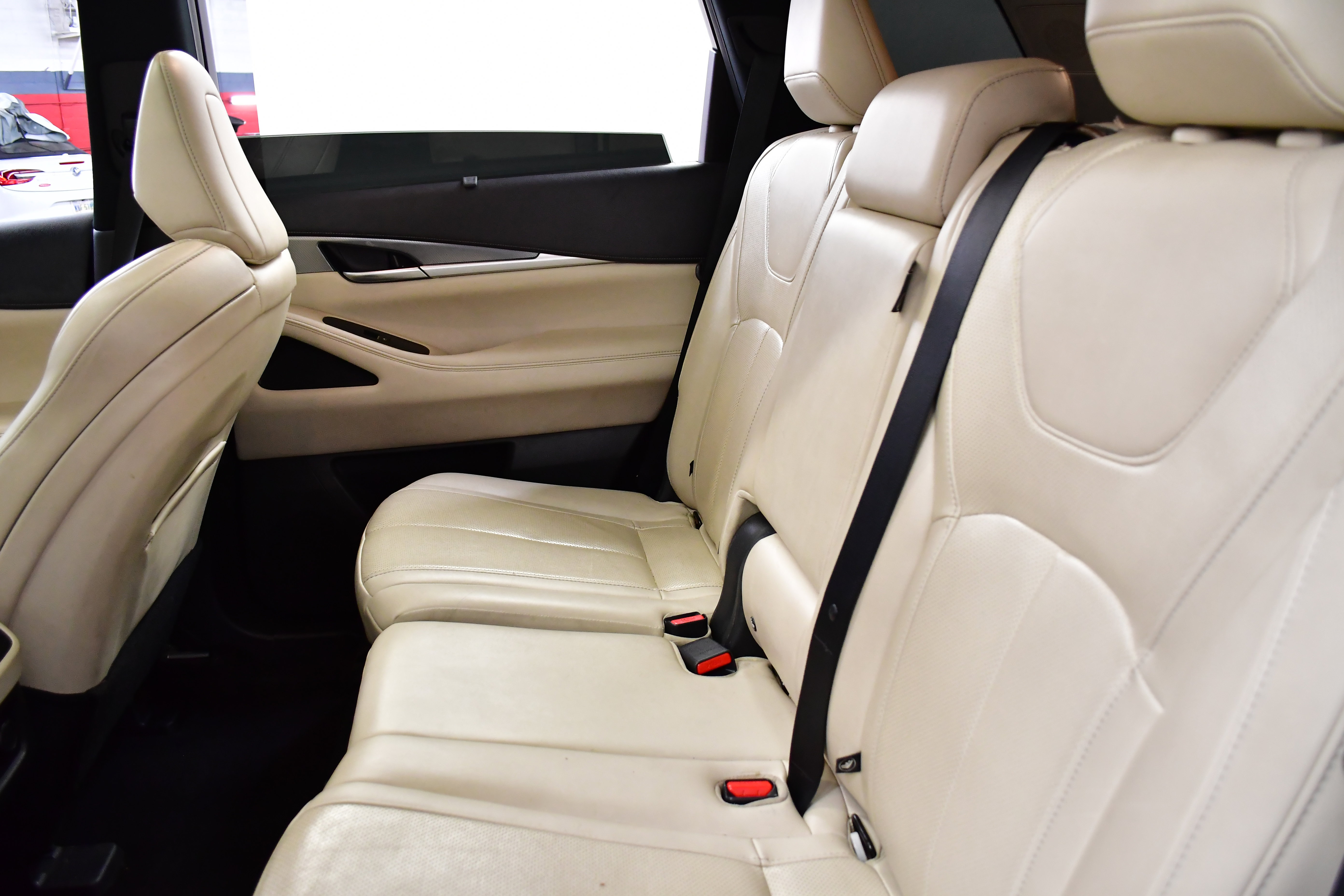 Used 2023 INFINITI QX60 Luxe w/ Cargo Package image 11