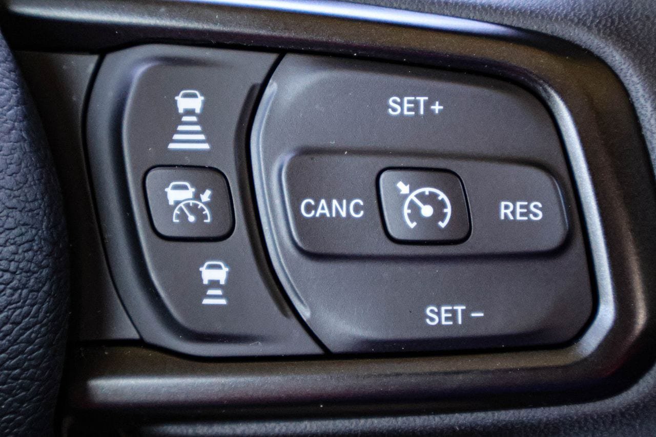 Used 2024 Jeep Wrangler Sport AWD/4WD image 32