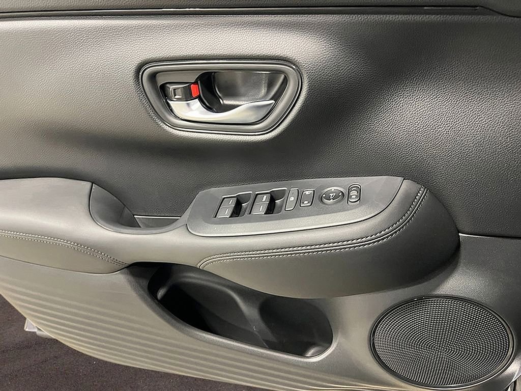 Used 2025 Honda HR-V LX image 13