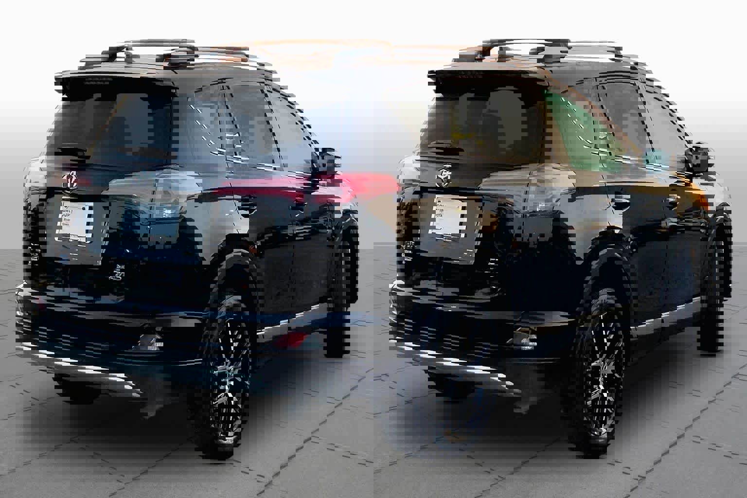 Used 2016 Toyota RAV4 SE AWD/4WD image 13