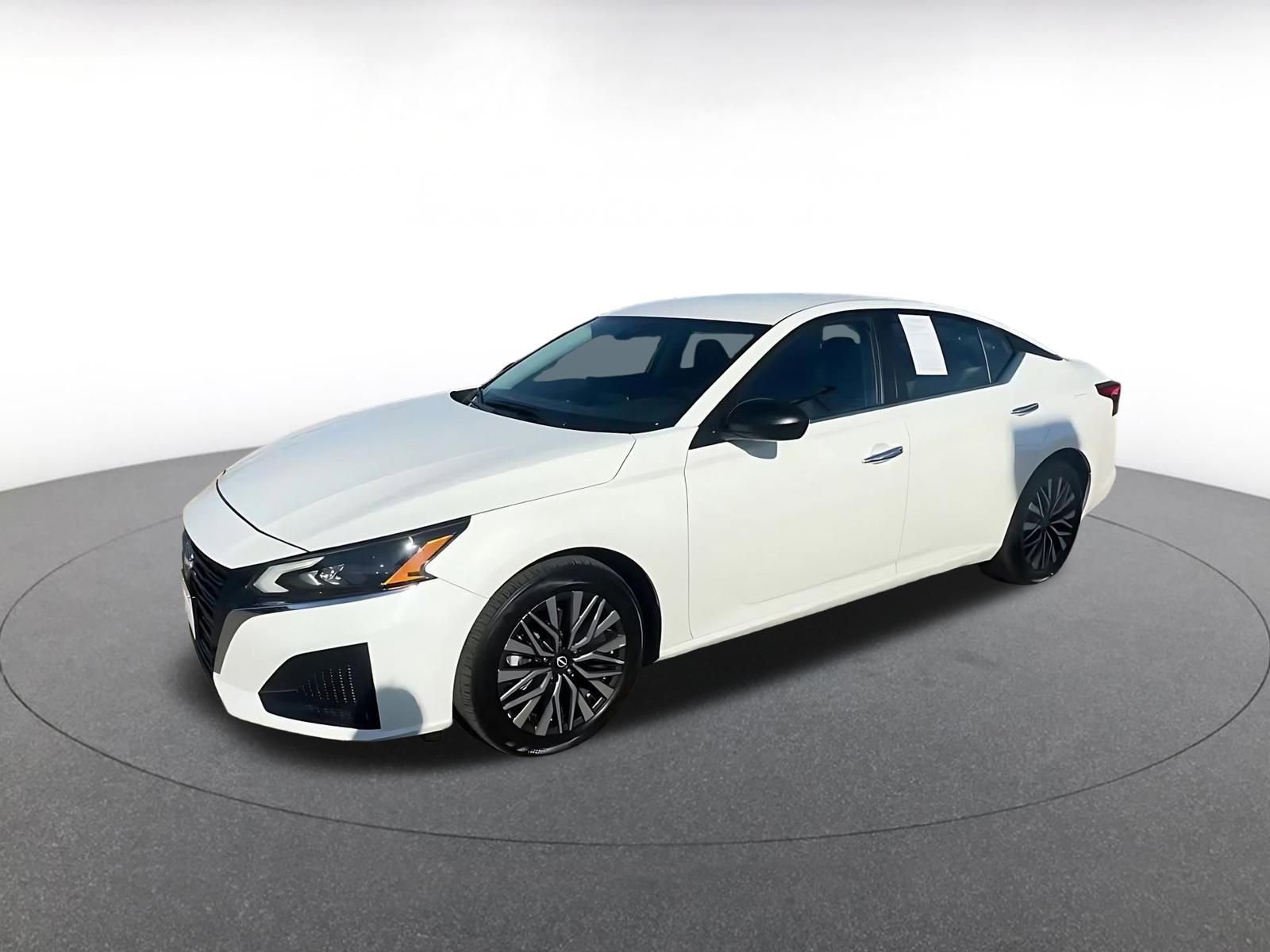 Used 2025 Nissan Altima 2.5 SV image 8