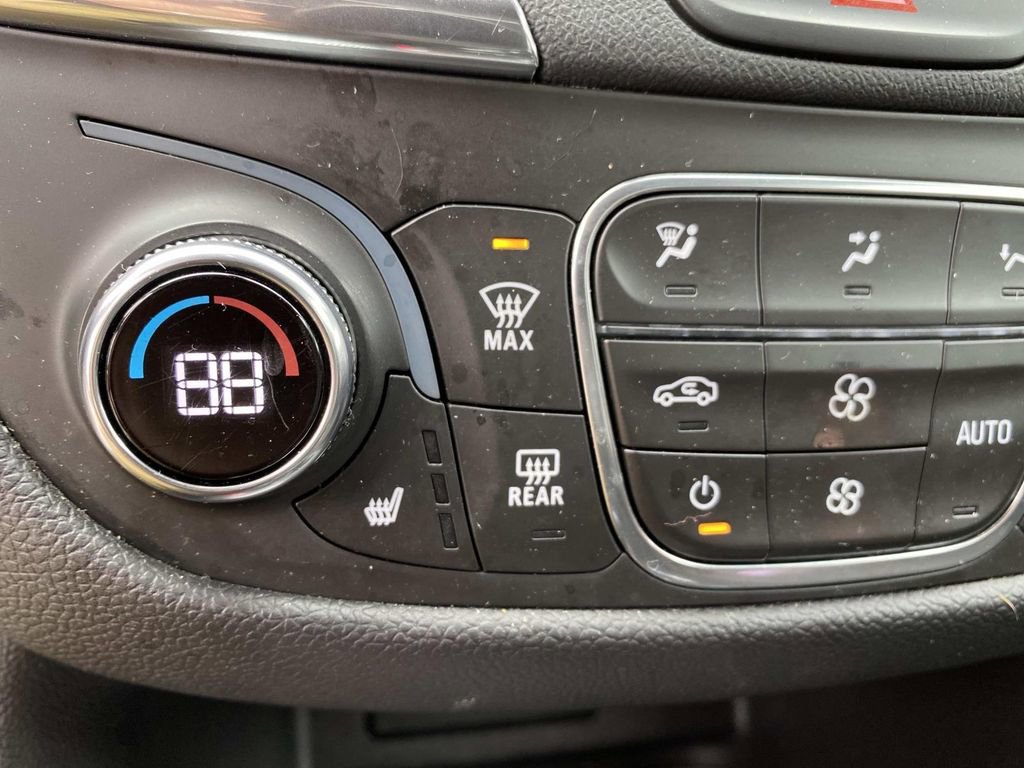 Used 2020 Chevrolet Equinox LT image 15