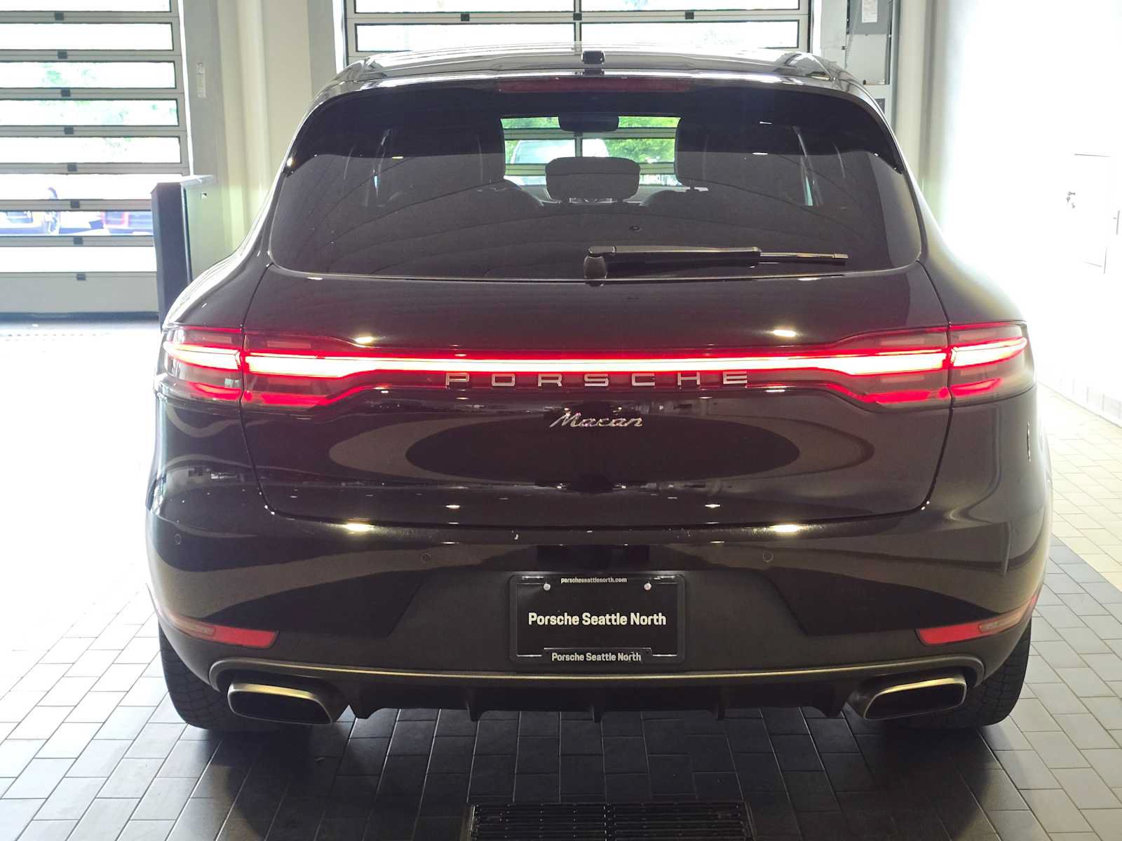 Used 2020 Porsche Macan AWD/4WD image 6