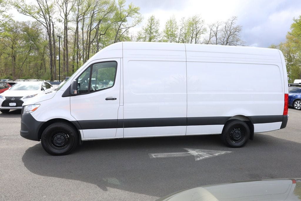 Used 2025 Mercedes-Benz Sprinter 2500 image 2