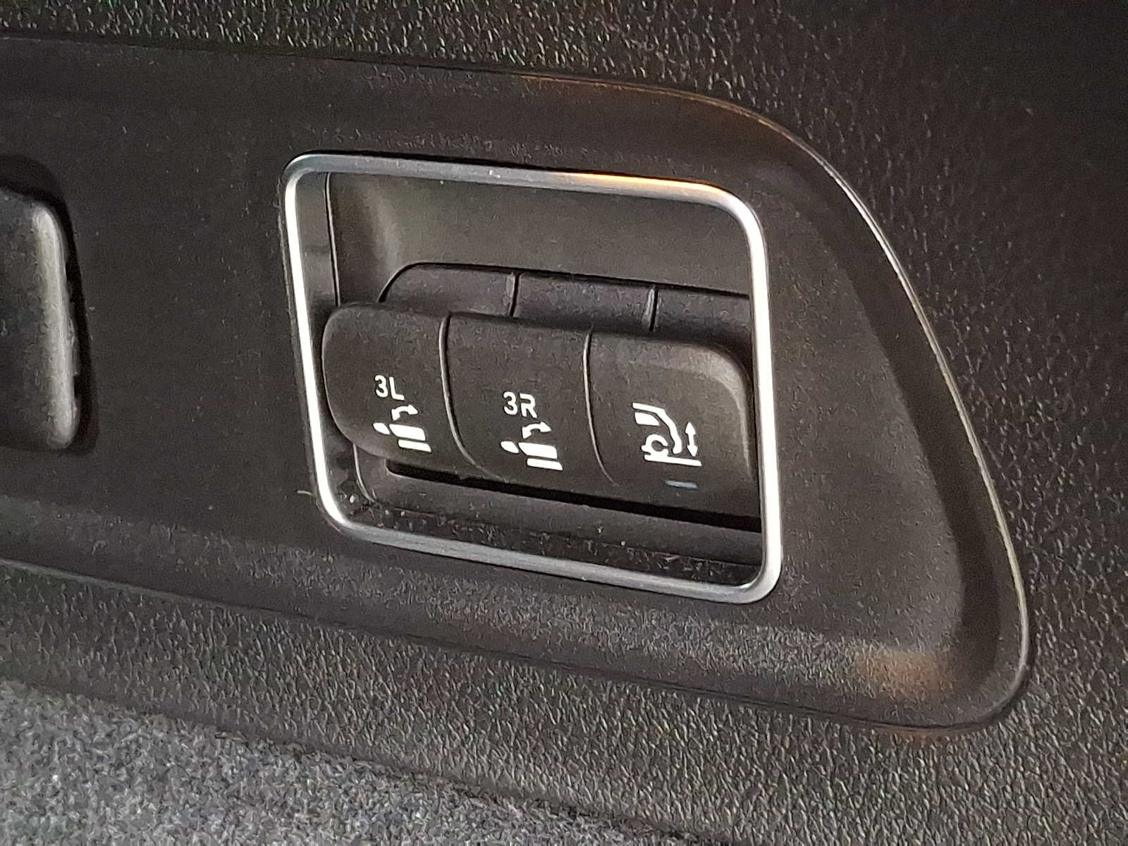 Used 2025 Mercedes-Benz GLS 450 4MATIC image 27