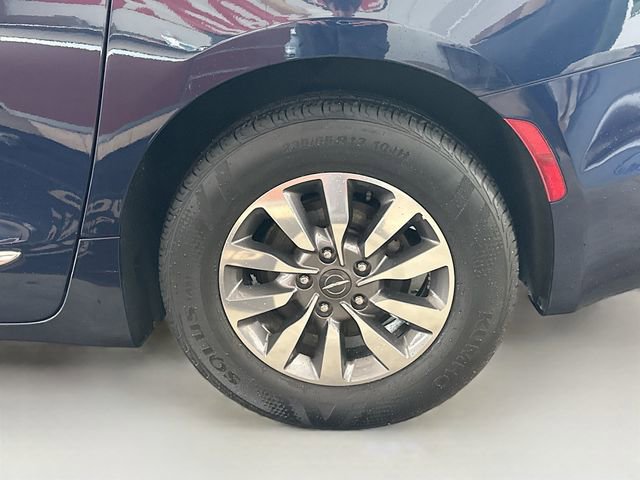 Used 2019 Chrysler Pacifica Touring-L Plus w/ Advanced Safetytec Group image 32