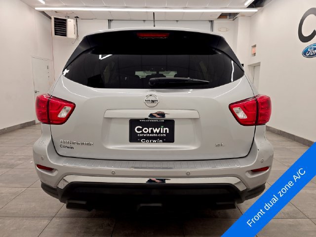 Used 2018 Nissan Pathfinder SL FWD image 4