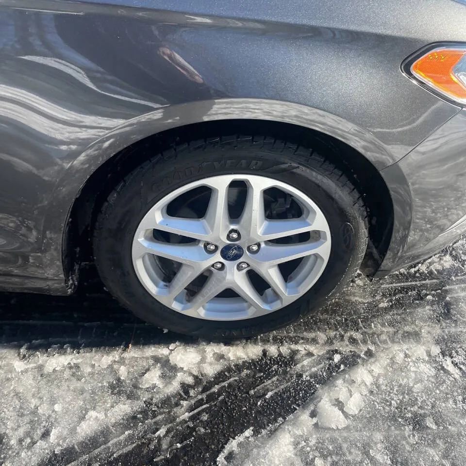 Used 2016 Ford Fusion SE image 47