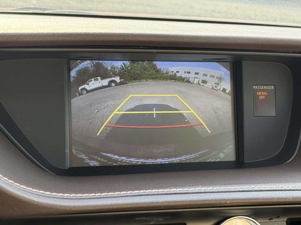 Used 2018 Lexus ES 350 w/ Luxury Package w/Wood Trim FWD image 11