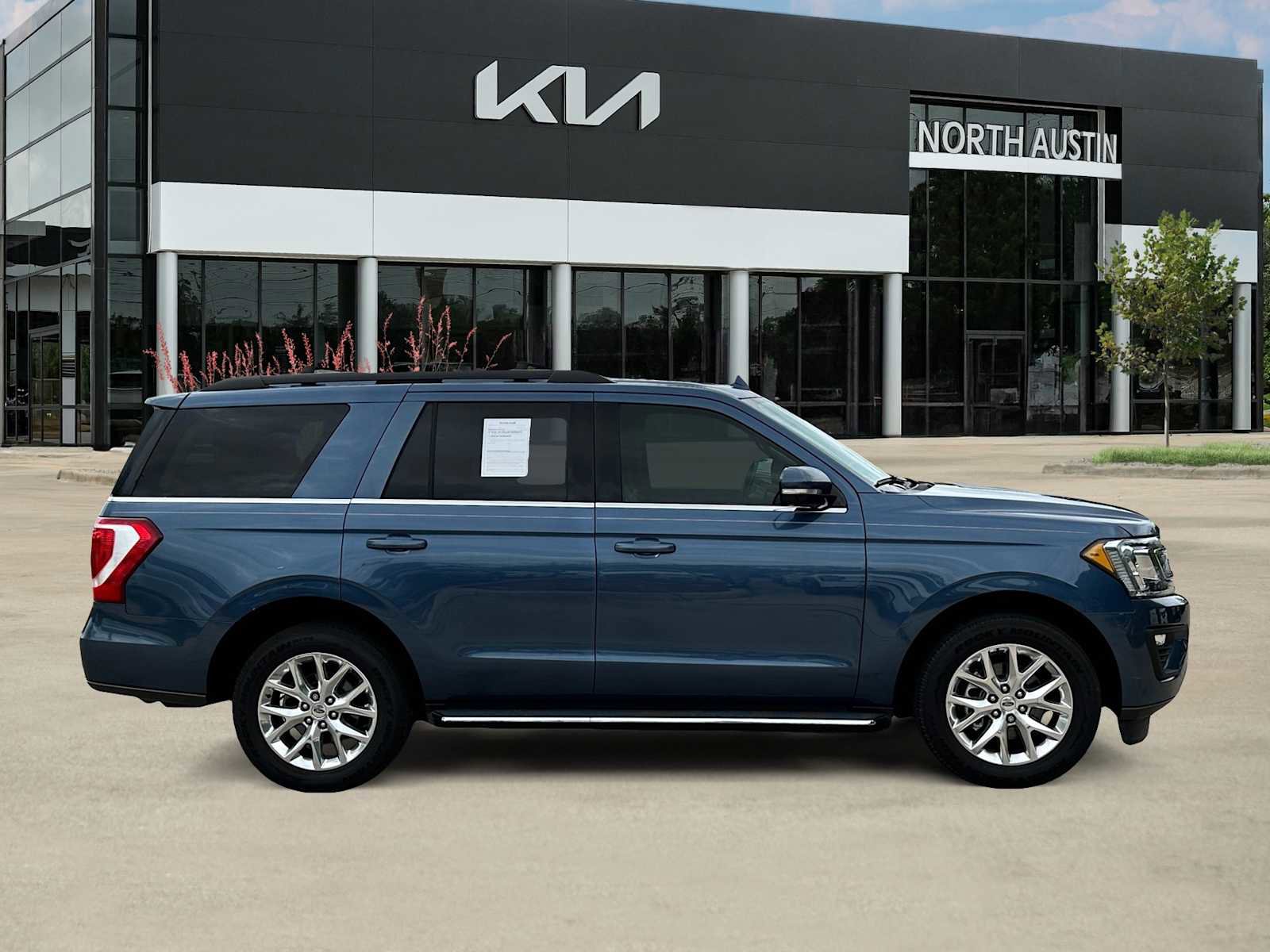 Used 2020 Ford Expedition XLT w/ Equipment Group 202A RWD image 6