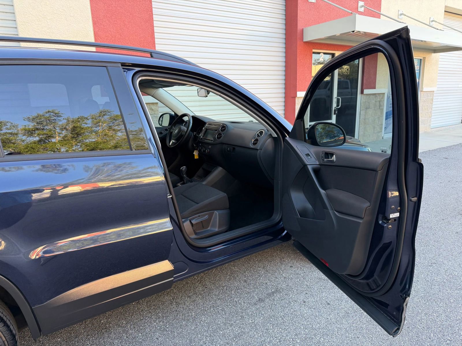 Used 2015 Volkswagen Tiguan S FWD image 19