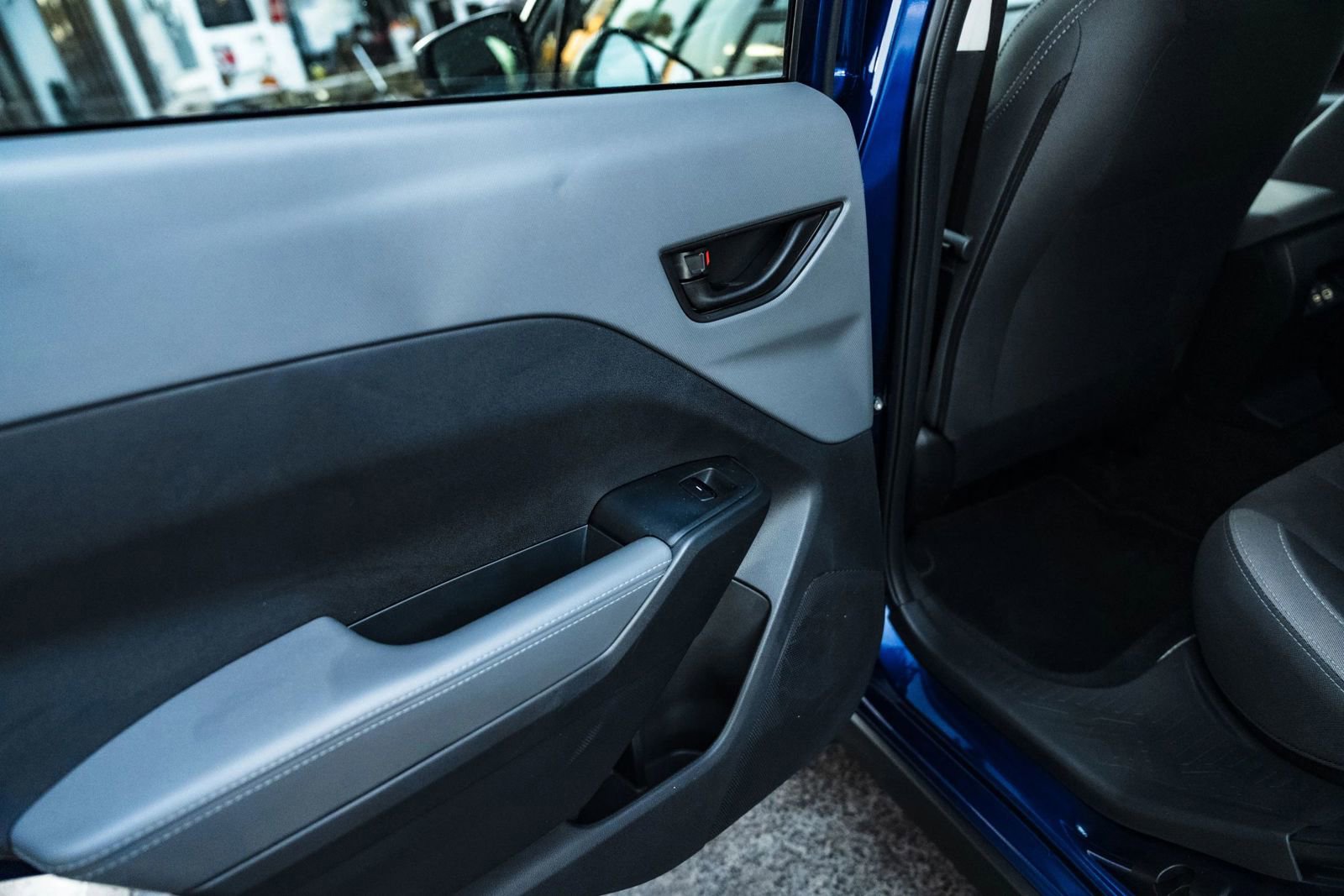 Used 2025 Subaru Crosstrek 2.0i Premium image 46