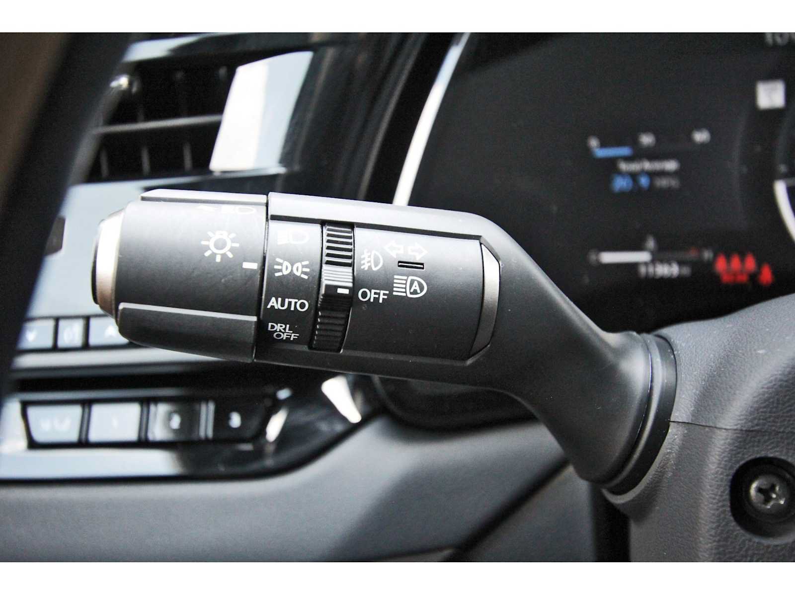 Used 2025 Lexus RX 350 Premium w/ Accessory Package (Z1) FWD image 17