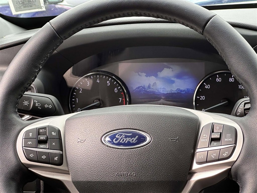 Used 2022 Ford Explorer XLT w/ Equipment Group 202A image 17