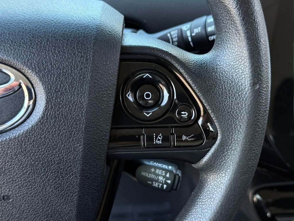 Used 2022 Toyota Prius LE image 26