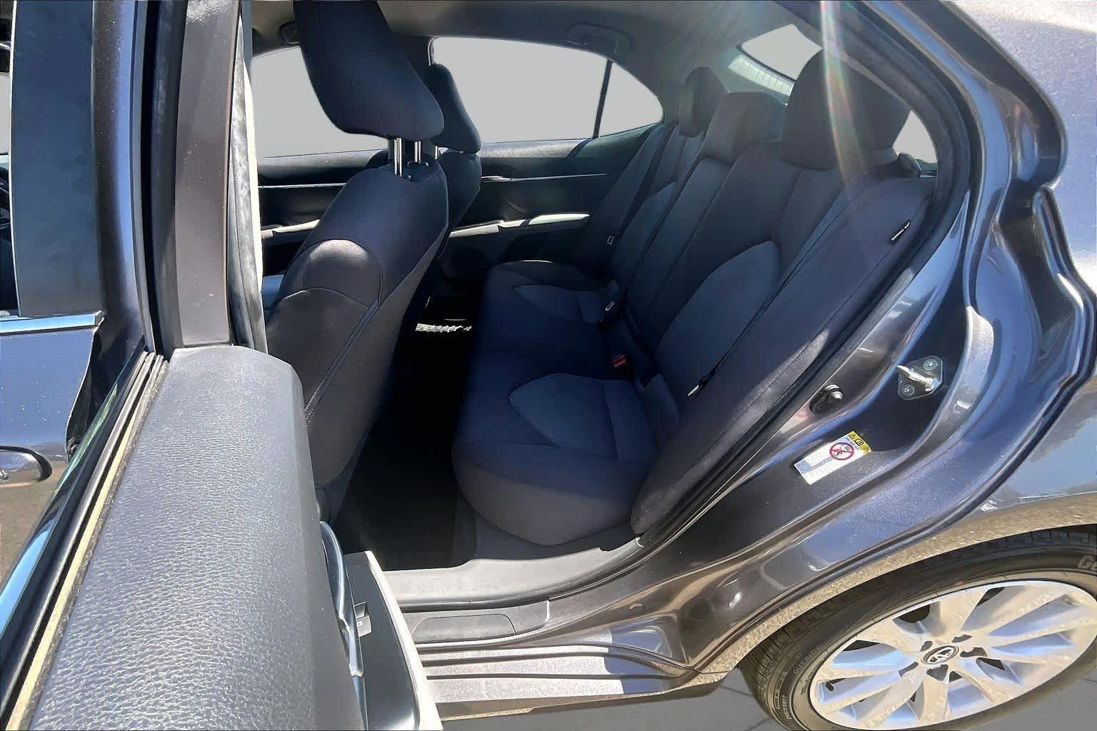Used 2019 Toyota Camry LE FWD image 20