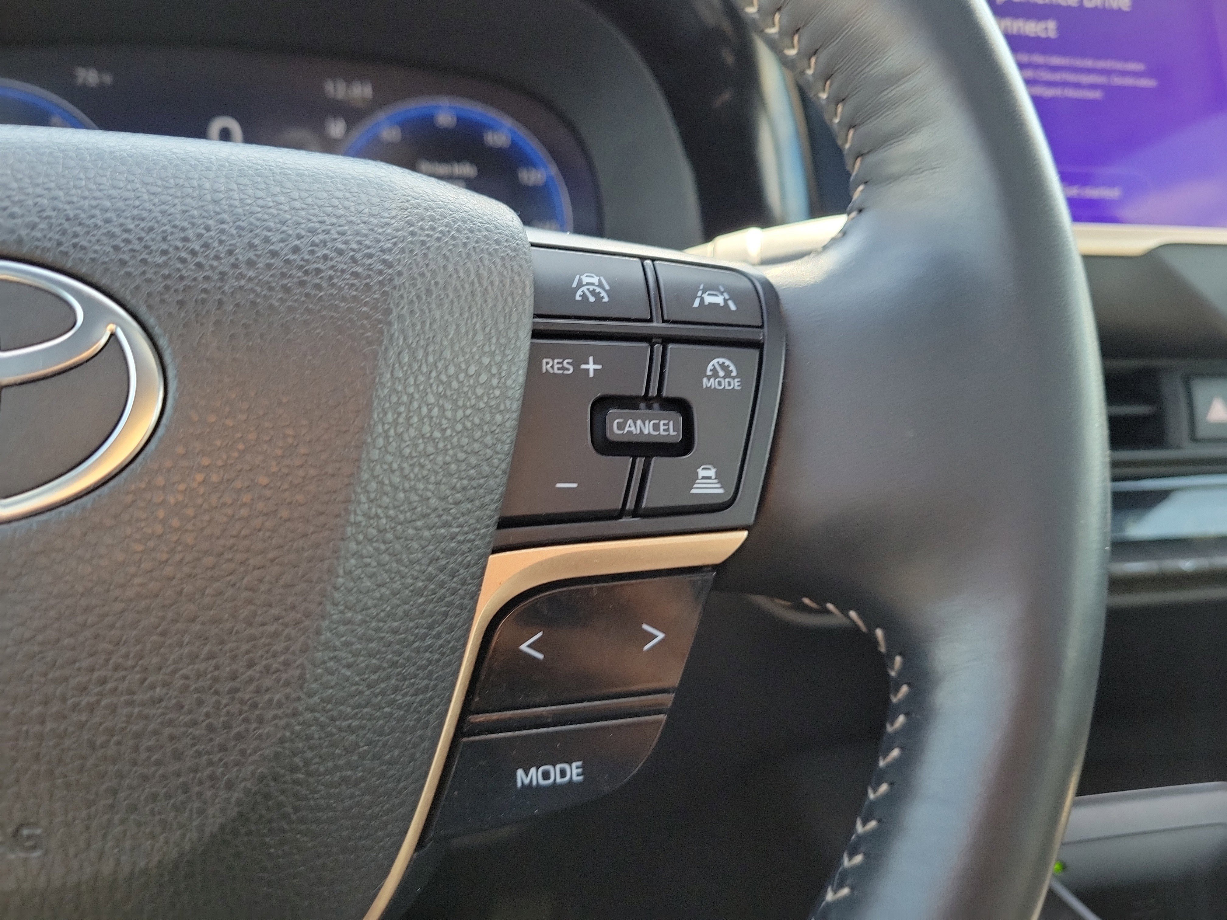 Used 2024 Toyota Crown Limited image 33