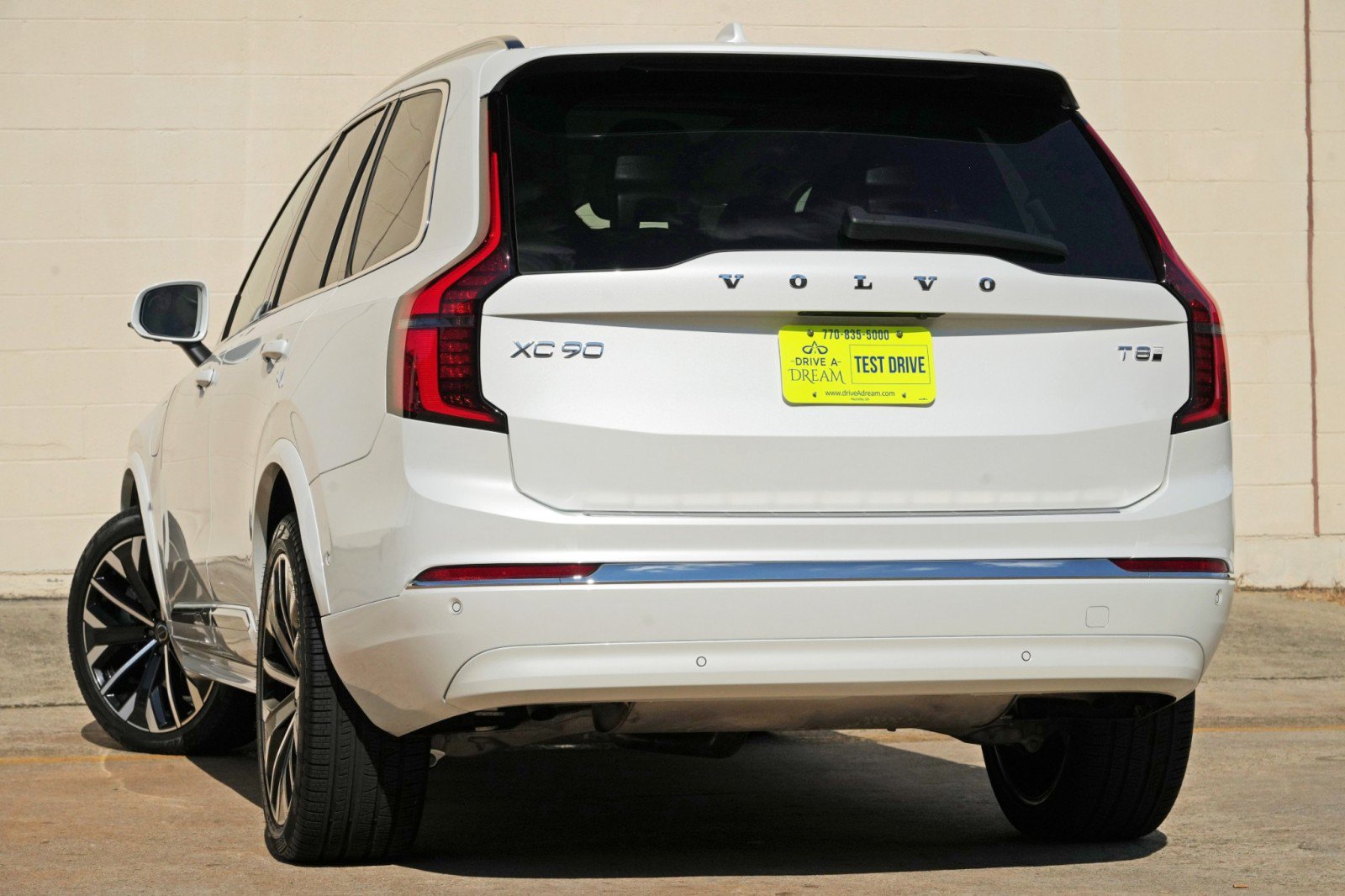Used 2025 Volvo XC90 T8 Plus w/ Protection Package Premier AWD/4WD image 6