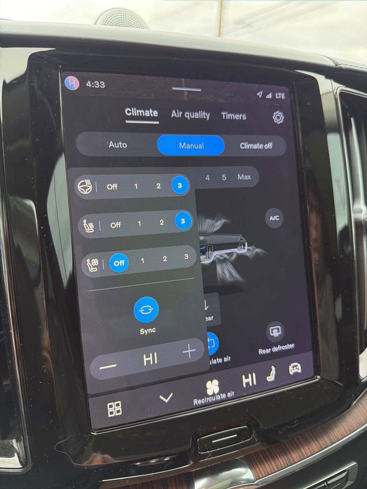 Used 2023 Volvo XC60 B5 Ultimate image 28