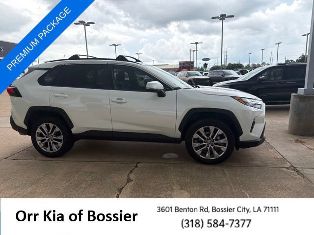 Used 2022 Toyota RAV4 XLE Premium FWD image 5
